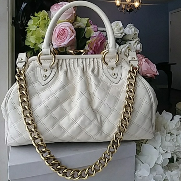 Marc Jacobs Handbags - Stunning Marc Jacobs Quilted Leather Handbag!